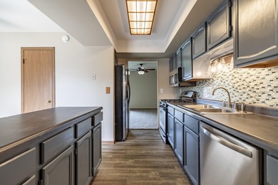 FISH BOAT GOLF AND VACATION AT HOME IN THIS 2 STORY TOWNHOUSE IN - photo 11