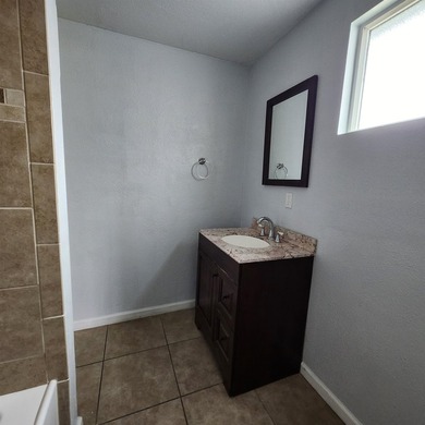 Cute home in an up-and-coming neighborhood. Properties in the - photo 14