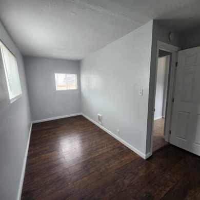 Cute home in an up-and-coming neighborhood. Properties in the - photo 15
