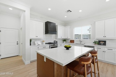 Stunning, move-in ready 3 bedroom + den, 2.5 bath home on a - photo 19