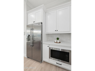 Stunning, move-in ready 3 bedroom + den, 2.5 bath home on a - photo 20