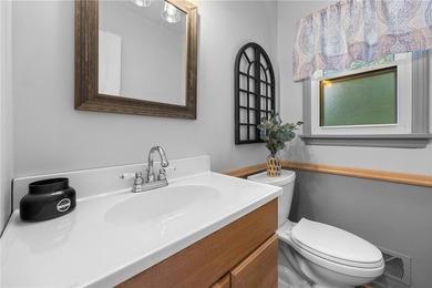 Welcome home to this beautiful 4-bedroom, 2.5-bath Colonial - photo 22