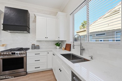 Stunning, move-in ready 3 bedroom + den, 2.5 bath home on a - photo 24