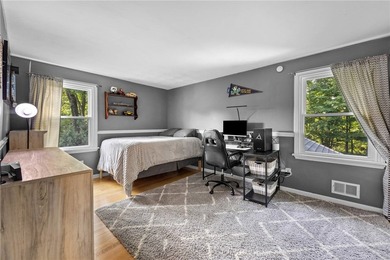 Welcome home to this beautiful 4-bedroom, 2.5-bath Colonial - photo 28