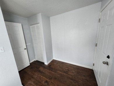 Cute home in an up-and-coming neighborhood. Properties in the - photo 28