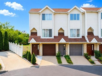 Welcome to 30 Tone Lane, Staten island, NY 10305! Move right - photo 1