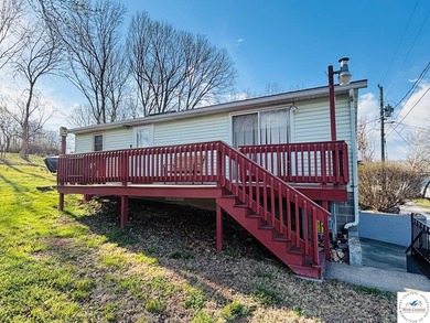 Fully Furnished 2nd Tier Lake Cabin Discover the perfect blend - photo 1