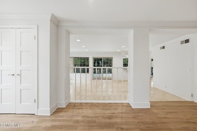 Private, peaceful and highly desirable ''Ben Johnson Fairway'' - photo 2
