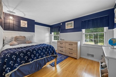 Welcome home to this beautiful 4-bedroom, 2.5-bath Colonial - photo 34