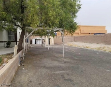 WHAT AN AMAZING HOME W/ RV OR BOAT PARKING ON SIDE OF HOUSE!