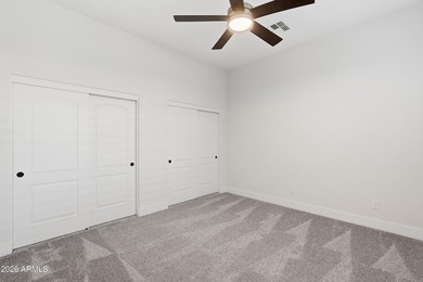 Stunning, move-in ready 3 bedroom + den, 2.5 bath home on a - photo 37