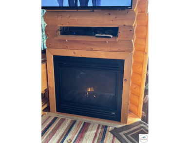 Fully Furnished 2nd Tier Lake Cabin Discover the perfect blend - photo 7