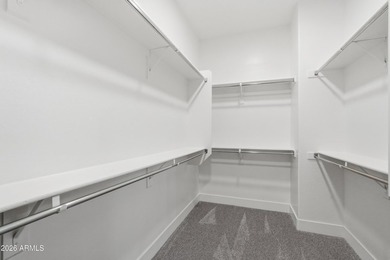 Stunning, move-in ready 3 bedroom + den, 2.5 bath home on a - photo 38