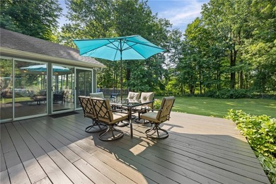 Welcome home to this beautiful 4-bedroom, 2.5-bath Colonial - photo 38