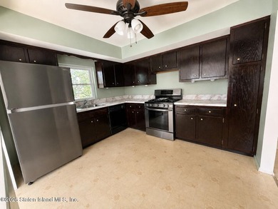 Large 22x40 two-family semi-attached home on a beautiful corner - photo 8