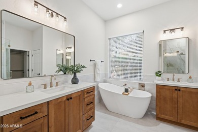 Stunning, move-in ready 3 bedroom + den, 2.5 bath home on a - photo 39
