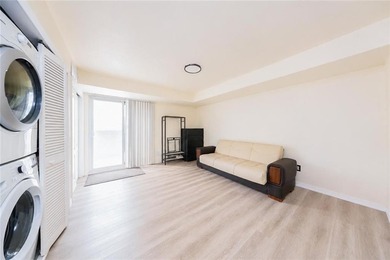 Welcome to 30 Tone Lane, Staten island, NY 10305! Move right - photo 9
