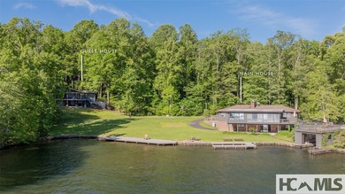Welcome to an extraordinary lakefront estate on Lake Toxaway - photo 1