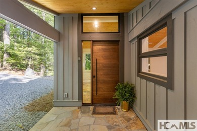 Welcome to an extraordinary lakefront estate on Lake Toxaway - photo 5