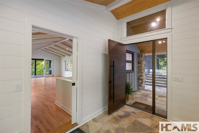 Welcome to an extraordinary lakefront estate on Lake Toxaway - photo 6