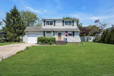 Welcome to 57 Wantagh Avenue in East Islip - a beautifully - photo 2