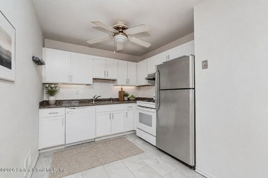 Welcome to 38A Country Drive East. This beautiful 1-family - photo 6
