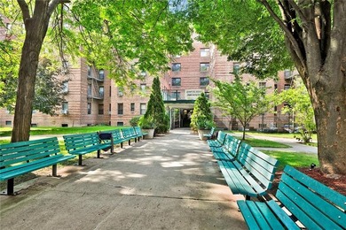 Presenting one of the finest one-bedroom cooperative residences - photo 1