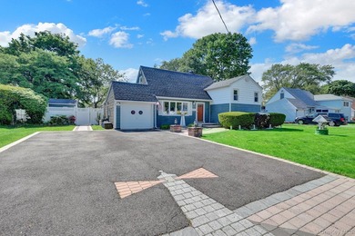 GREAT CURB APPEAL , PROPERTY AND LAYOUT ! UPDATED SIDING, ROOF - photo 2