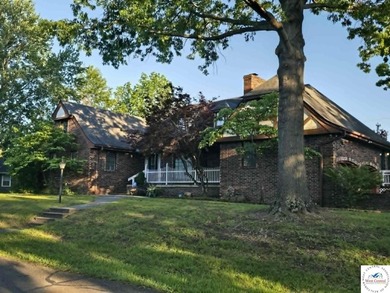 Peaceful, elegant, and full of enchanting character, this - photo 2