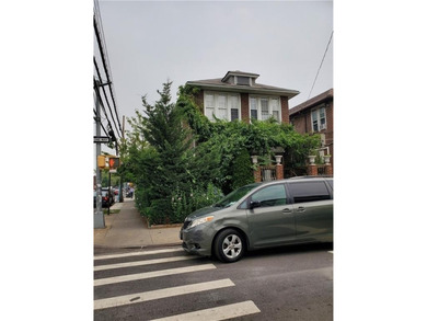Midwood Masterpiece! Exceptional detached 2-family brick corner - photo 3