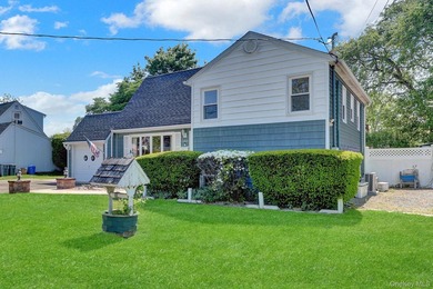 GREAT CURB APPEAL , PROPERTY AND LAYOUT ! UPDATED SIDING, ROOF - photo 5