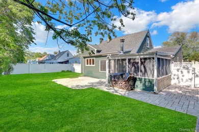 GREAT CURB APPEAL , PROPERTY AND LAYOUT ! UPDATED SIDING, ROOF - photo 7