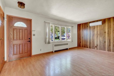 GREAT CURB APPEAL , PROPERTY AND LAYOUT ! UPDATED SIDING, ROOF - photo 9