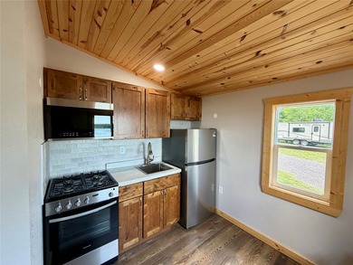Enjoy carefree Northwoods living with this beautifully updated - photo 5