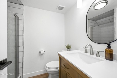 Move in and start living -- this fully remodeled townhome has - photo 8