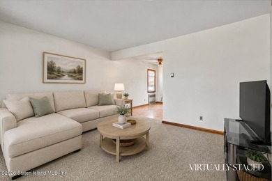 Extremely well-maintained 2-family Cape in the heart of Dongan - photo 5
