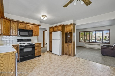 Extremely well-maintained 2-family Cape in the heart of Dongan - photo 9