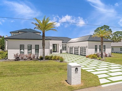 Perfectly positioned on the bay and masterfully constructed by - photo 3