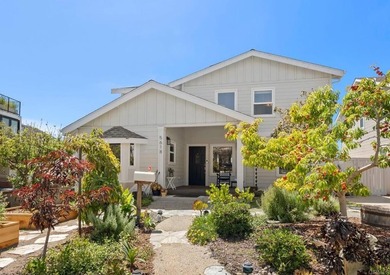 BIRD ROCK SUMMER RENTAL - House & Studio Cottage. Tucked away in - photo 3