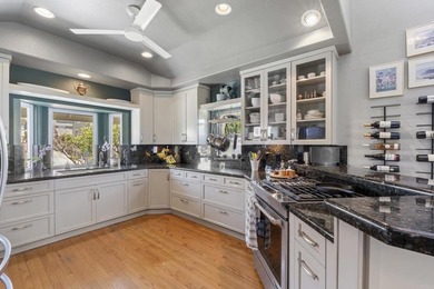 BIRD ROCK SUMMER RENTAL - House & Studio Cottage. Tucked away in - photo 4