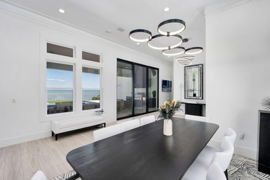Perfectly positioned on the bay and masterfully constructed by - photo 6