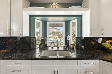 BIRD ROCK SUMMER RENTAL - House & Studio Cottage. Tucked away in - photo 7