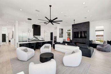 Perfectly positioned on the bay and masterfully constructed by - photo 10