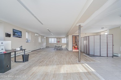 Welcome to 2981 Hylan Boulevard, a truly unique opportunity - photo 5