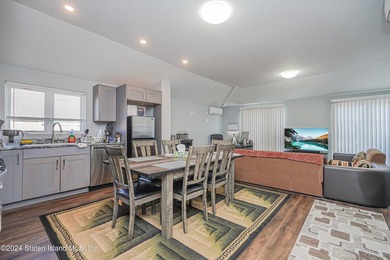 Welcome to 2981 Hylan Boulevard, a truly unique opportunity - photo 9