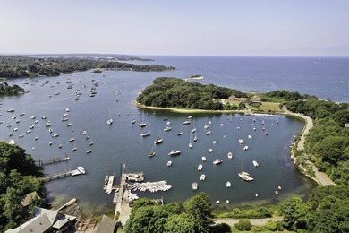 Waterfront contemporary luxury on a private lane in the coveted - photo 1