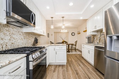 Welcome to 41 Wellington Court. This beautifully updated - photo 5