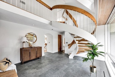 Waterfront contemporary luxury on a private lane in the coveted - photo 7