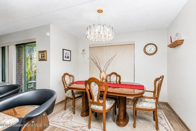 Welcome to 41 Wellington Court. This beautifully updated - photo 9