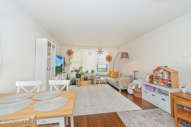 Stunning fully renovated 2-bedroom, 1-bath condo in the highly - photo 5